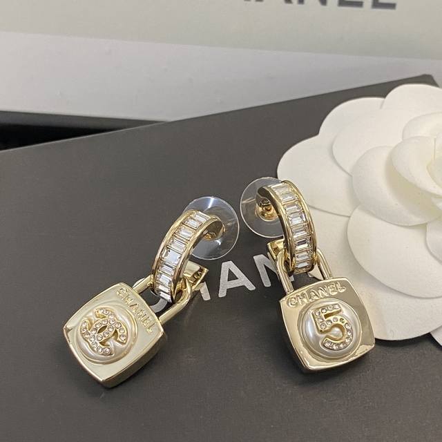 Chanel Earring Bestseller Now Available In New Styles, Consistent With Zp Chan 2