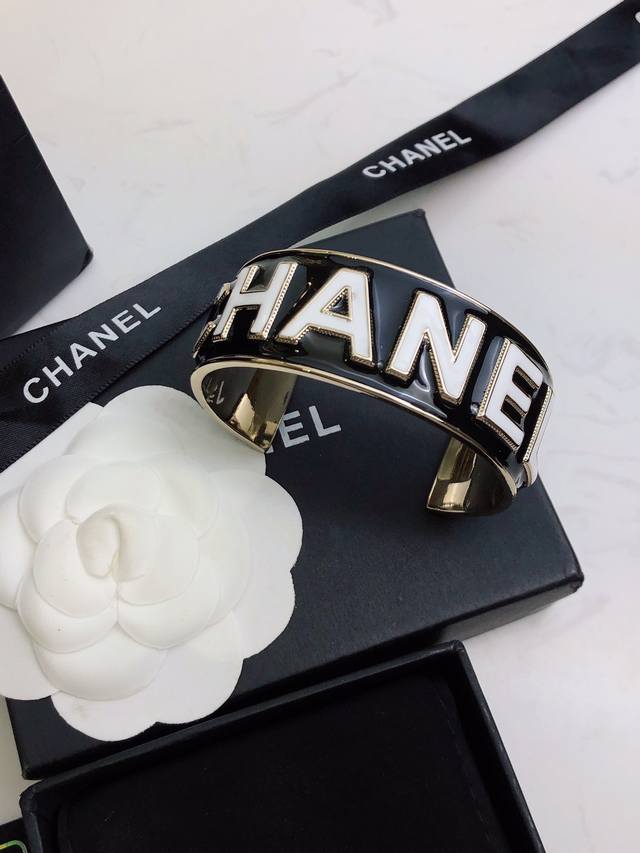 Chanel New Bracelet Drip-Shaped Square Openwork Design, Minimalist Letter Design