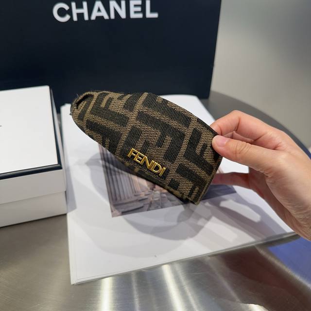 With Packaging Box Fendi New F Wide-Brimmed Hairband, Retro Elegance, Simple And