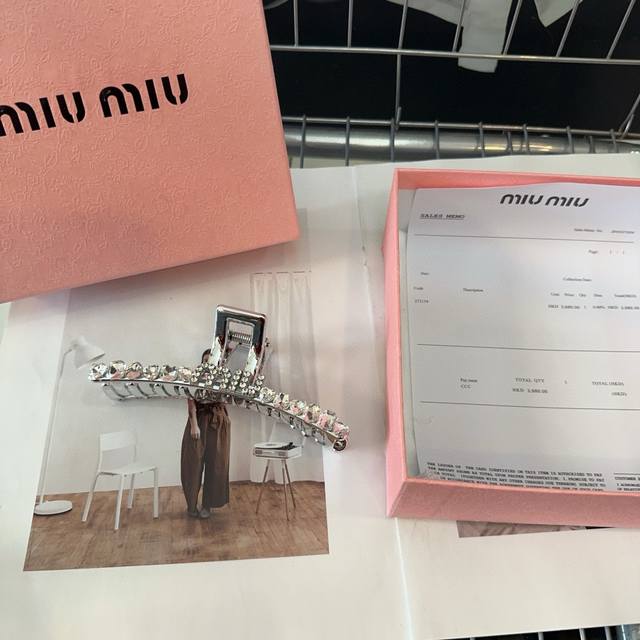 With Packaging Box Miu Miu New Hair Clip, Ultra-Sparkling Rhinestones! Simple An
