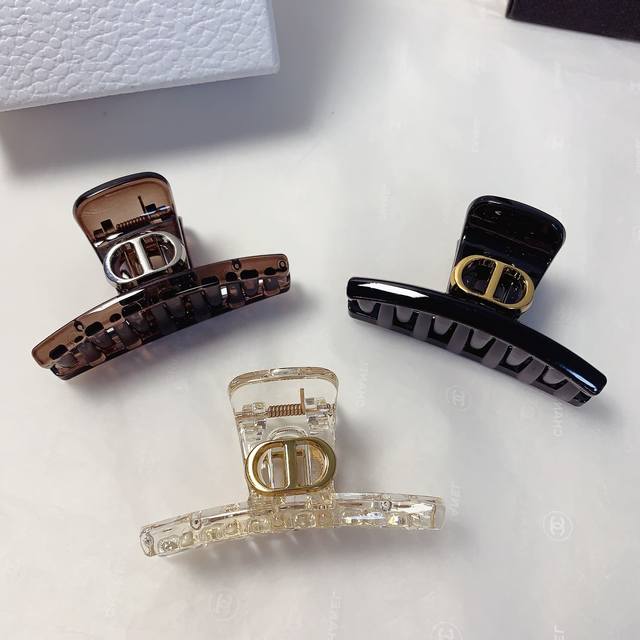 Dior Dior Hair Clip New Logo Hair Clip, Versatile And Elegant, A Must-Have For E