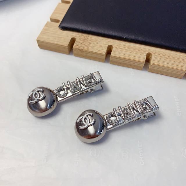 Chanel Chanel Hairpin New Logo-Edged Hair Clip With Bangs And Press Clips - Dail