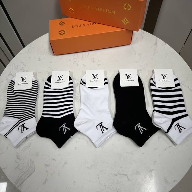 Special Louis Vuitton New Women's Socks, 5 Pairs Per Box. Made Of 100% Cotton, S