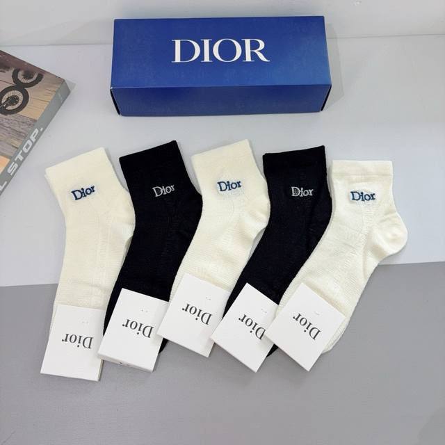 With Packaging, One Box Contains 5 Pairs. Dior New Embroidered Letter Mid-Calf S
