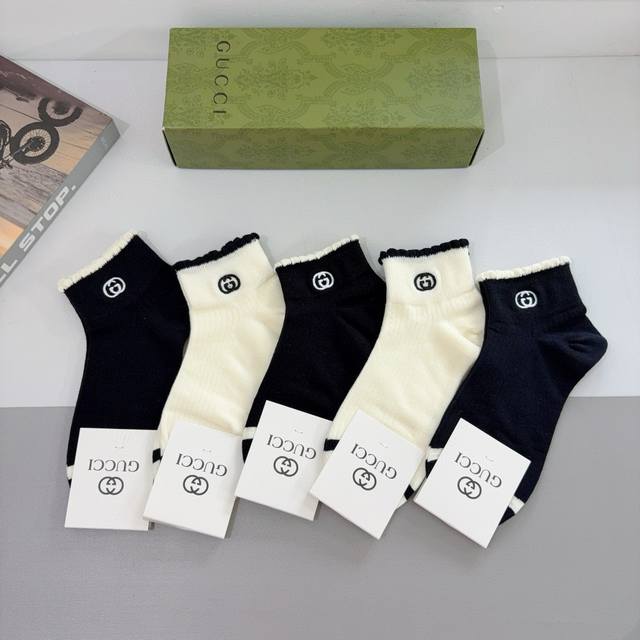 Packaging Included, 5 Pairs Per Box. Gucci New Embroidered Short Socks, Bamboo C