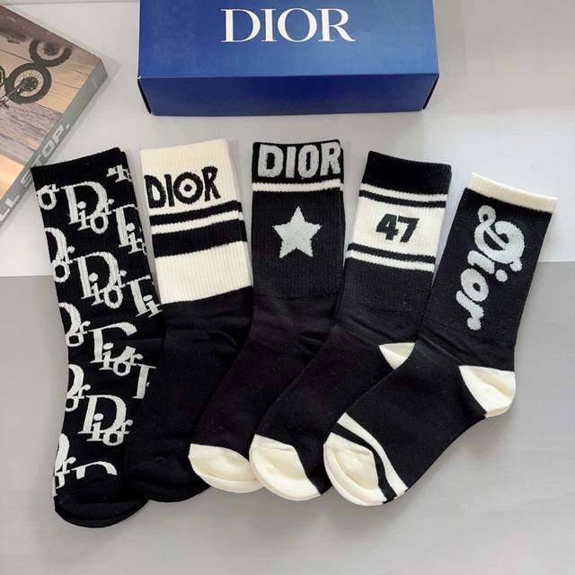 With Packaging, 5 Pairs Per Box Dior New Letter-Print Ankle Socks! A Best-Sellin