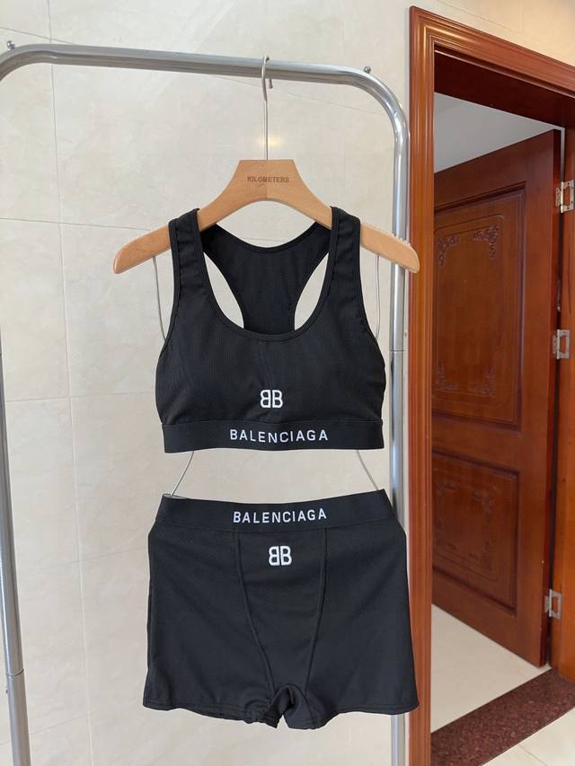 Balenciaga Swimsuit, A Must-Have For Fashion-Forward Individuals!The Actual Prod