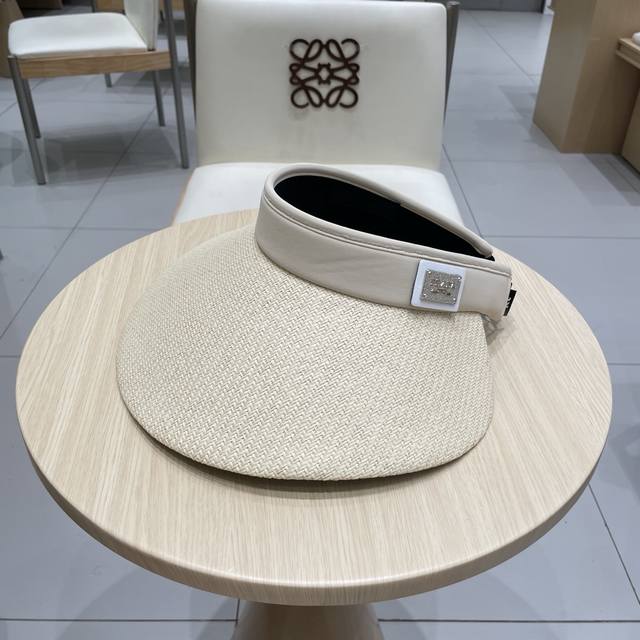 Prada Prada Large-Brimmed Black Vinyl Sun Hat For Women, Summer Vacation Straw-W