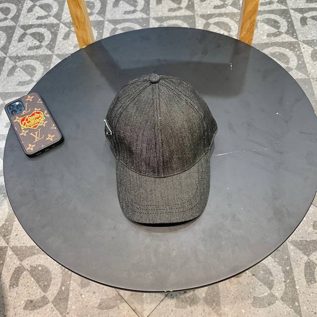 Prada Spring/Summer Denim Baseball Cap This One Is A Must-Try! It's Stylish Yet