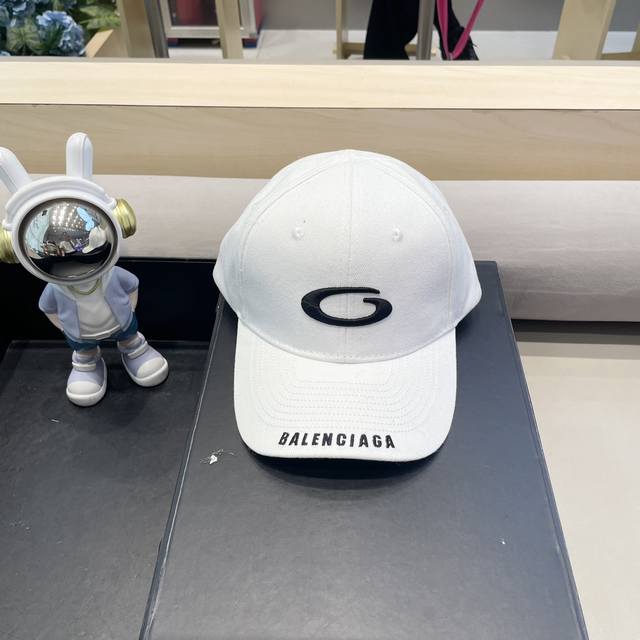 Balencia*A Parisian House New Baseball Cap Minimalist And Fashionable, This Hat