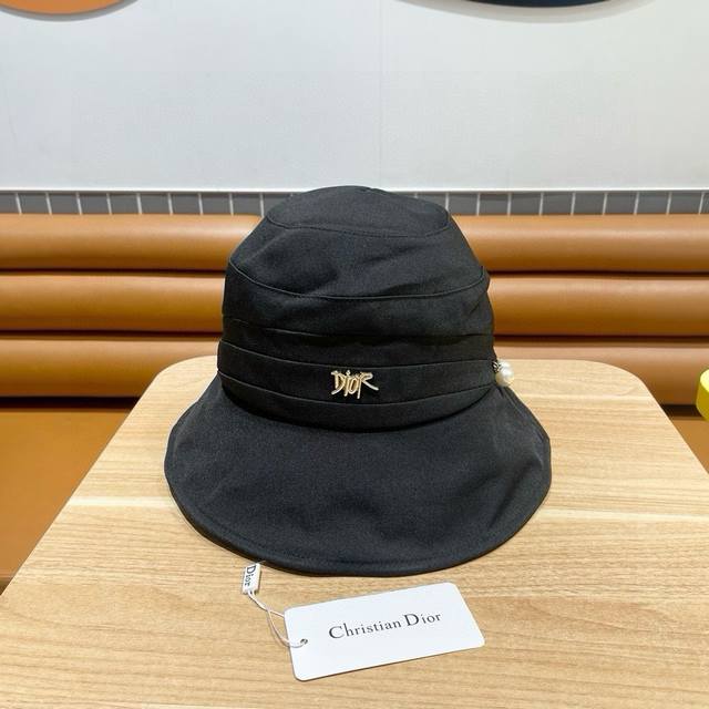 Dior New Fisherman's Hat, Exquisite And Elegant, Very Cool And Fashionable, Popu