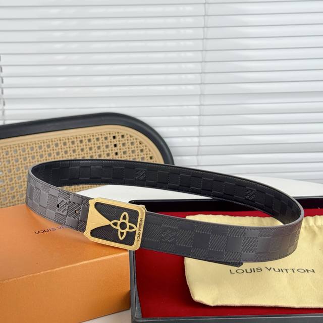 Special Louis Vuitton Lv. Suitable For Both Business Casual And Formal Wear! 3.8