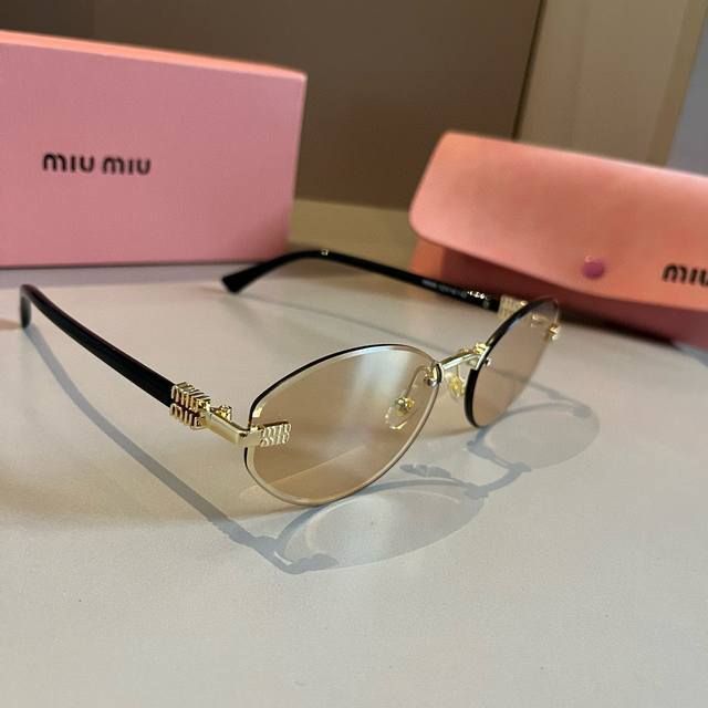 Miu Miu Ultra-Stylish And Exquisite Metal-Frame Sunglasses Wear Them And You'll