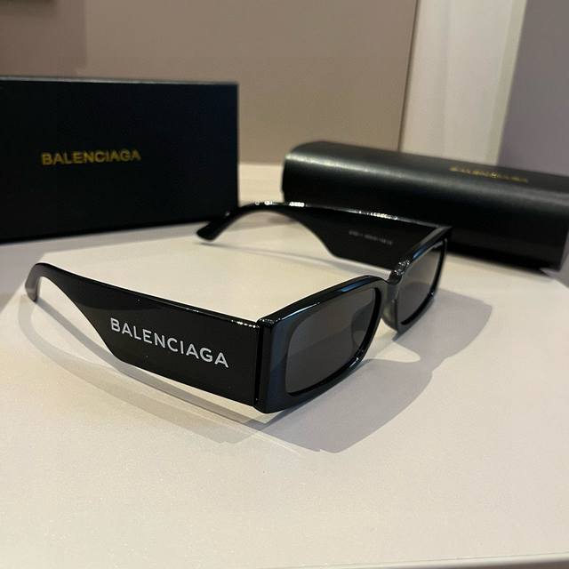 This Year's Most Recommended Sunglasses Men's Sunglasses Balenciaga Cat-Eye Narr