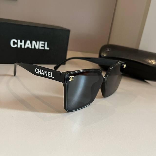 Chanel Chanel Viral Hit Sunglasses