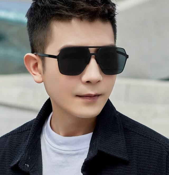 Gucci Men's Vibrant Pilot Polarized Sunglasses Material: High-Definition Nylon W
