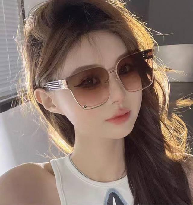 Dior 2025 Spring New Arrival, Trendy Bestseller, Fashionable Square Frame Nylon