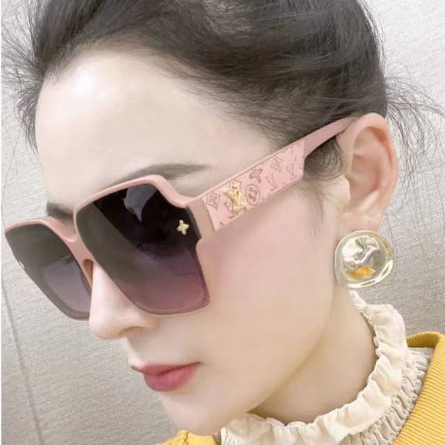 Lv 2025 New Women's Square Frame Sunglasses Driving Sunglasses New Sunglasses Fa