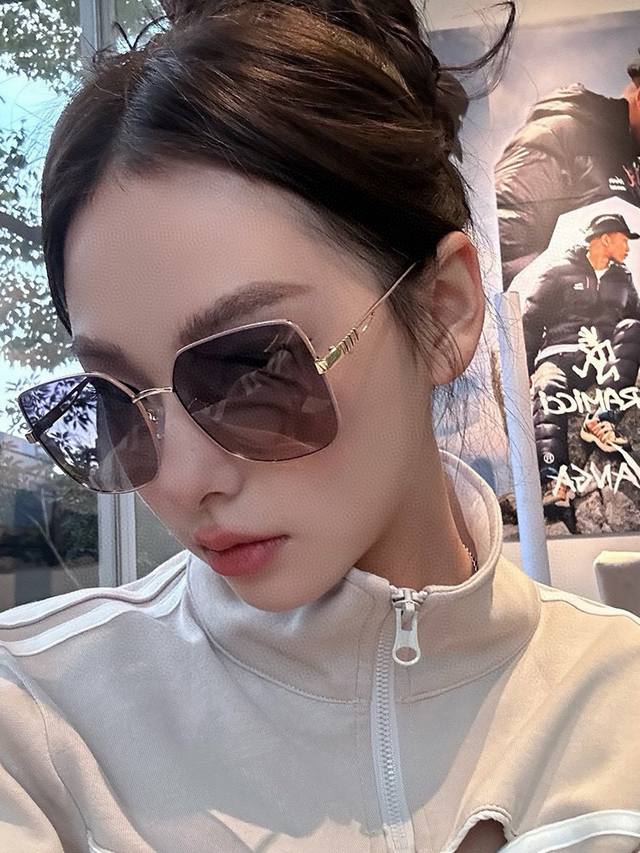 Gucci 2025 Official New Arrival, Celebrity-Endorsed New Large-Frame Polarized Su