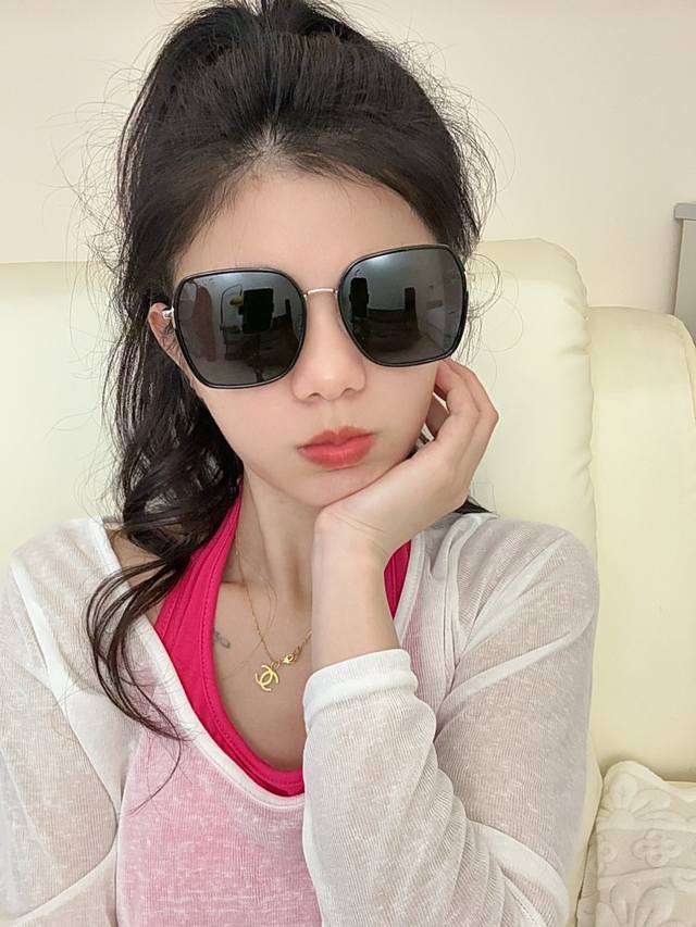 Gucci 2025 Spring New Arrival Latest Square Frame Sunglasses. Influencers Are Ro