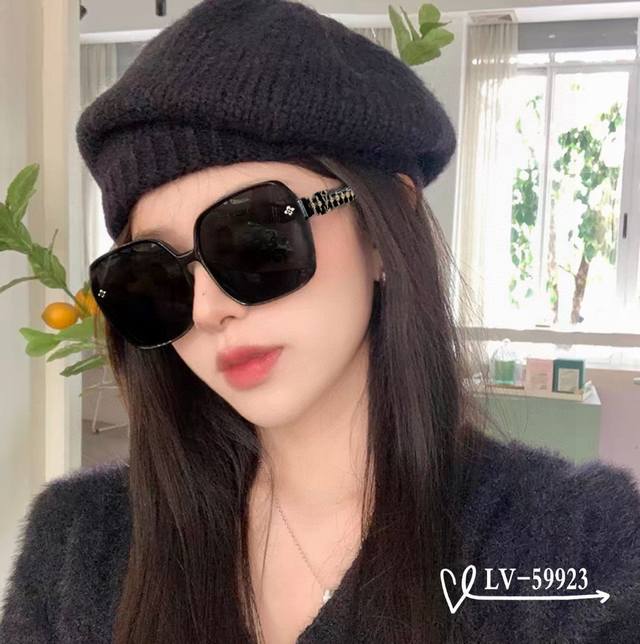 Louis Vuitton-Lv . Polaroid Resin Lenses . Tr Frame Lightweight And Comfortable