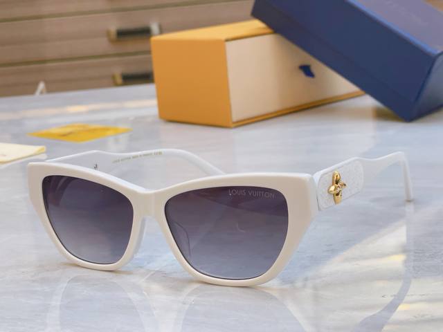 Louis Vuitton New Sunglasses, Model: Z2003U, Size: 57Mm 15-145