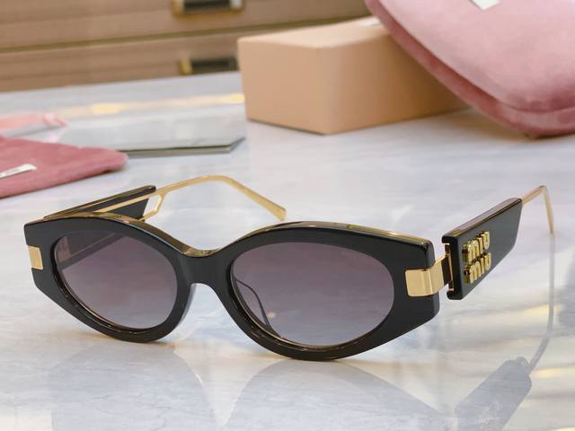 Miumi* Miu*Miu New Sunglasses, Model: Mu 130Av, Size: 52-17-142