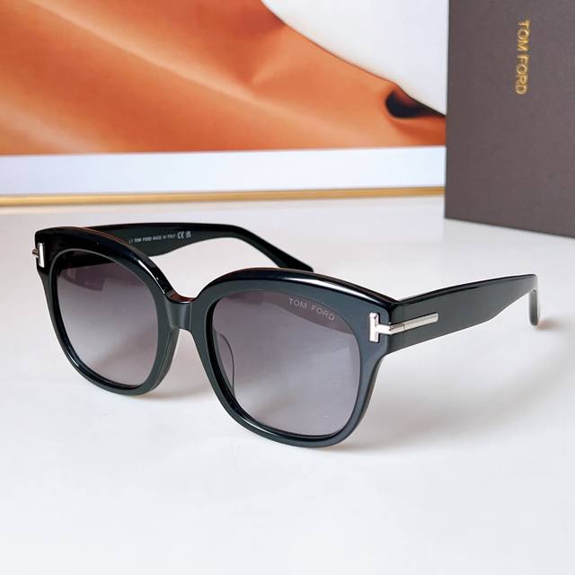 Tom Ford* Model: Ft1235 Size: 55-20-140