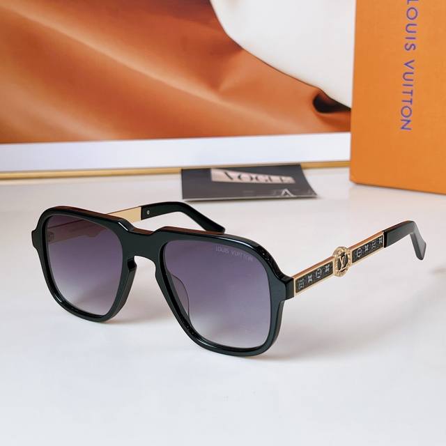 Louis Vuitto* Model: Z0102 Size: 54-22-145