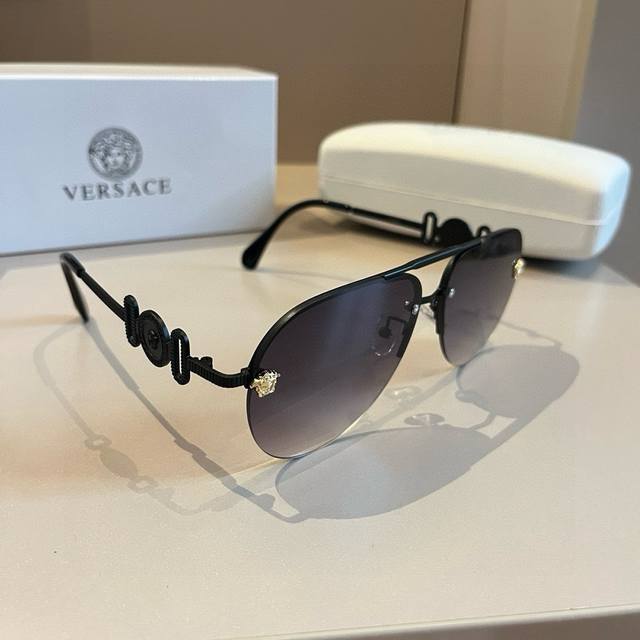 Versace European-Style Fashion Sunglasses, Unisex Polarized Lenses, Men's Sun-Bl