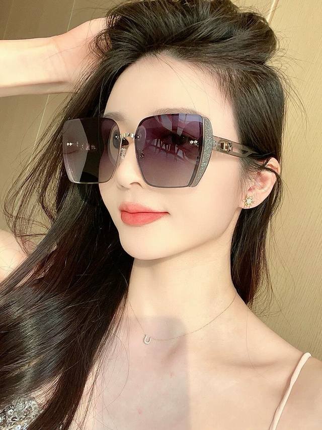 Dior-Dior 2025 Spring New Arrival, Trendy Bestseller, Fashionable Square Frame S