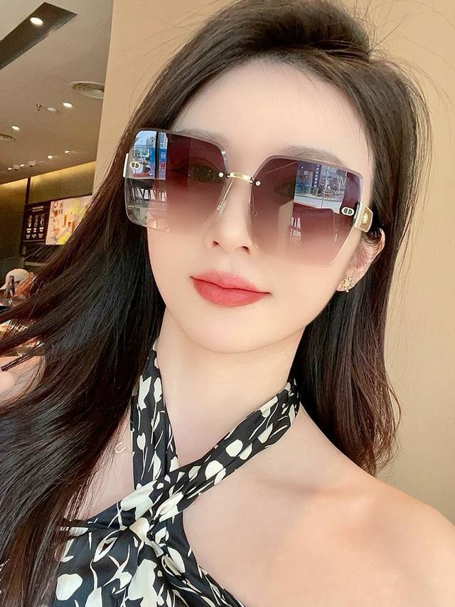 Dior 2025 Spring New Arrival, Trendy Bestseller, Fashionable Square-Frame Sungla