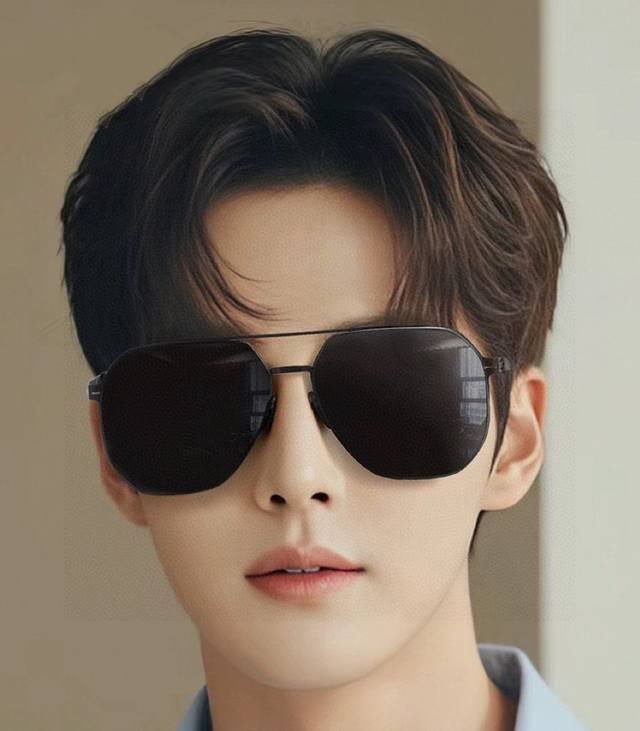 Gucci Men's Vibrant Pilot Polarized Sunglasses. Material: High-Definition Nylon