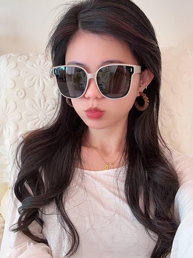 Gucci 2025 Spring New Arrival Trendy Bestseller Fashionable Square Frame Sunglas