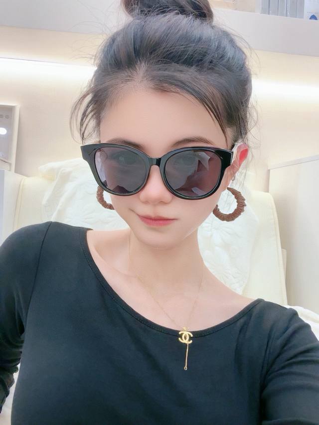 Gucci 2025 Spring New Arrival, Trendy Bestseller, Fashionable Round-Frame Sungla