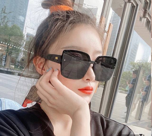 Tr Version - Polarized Exclusive Luxury Sunglasses No Filter Real-Life Photos No