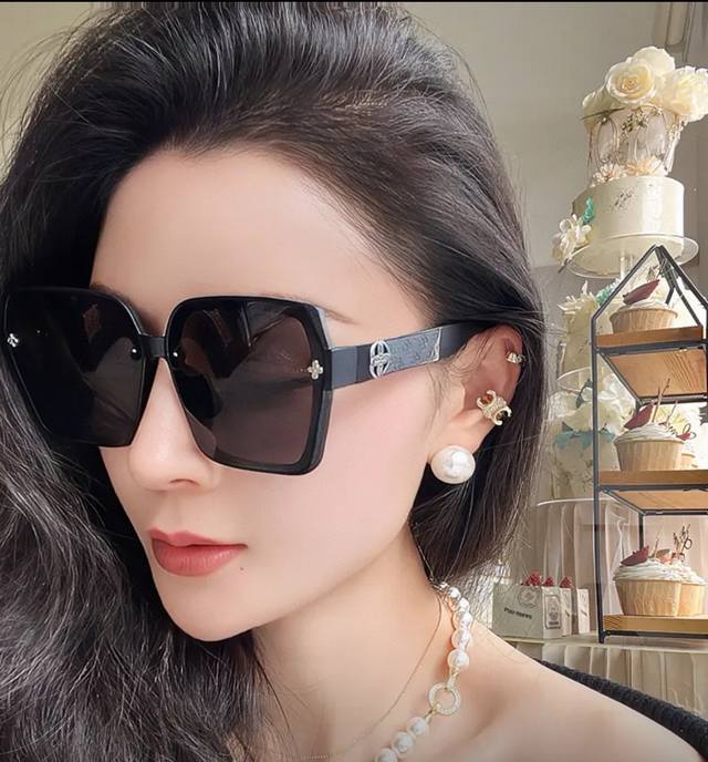 Lv 2025 Spring New Arrival Trendy Bestseller Fashionable Square-Frame Sunglasses