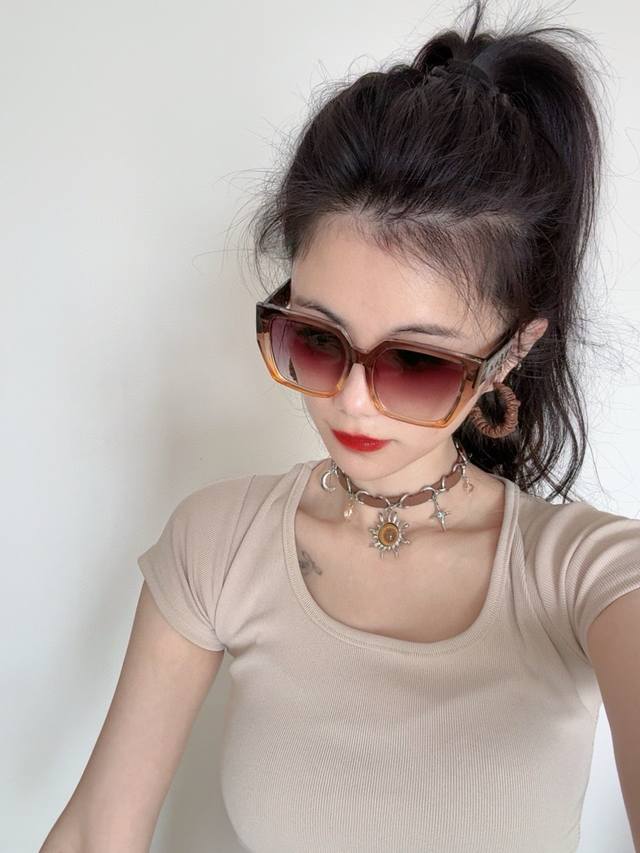 Lv 2025 New Women's Square Frame Sunglasses Driving Sunglasses New Sunglasses Fa