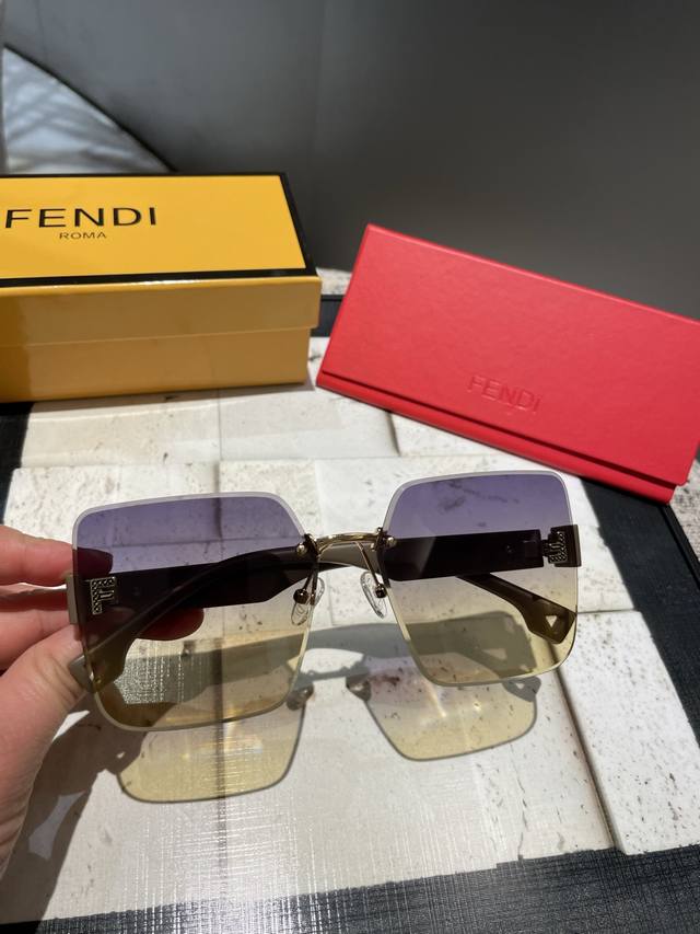 Fendi's Latest Polarized Metal Women's Sunglasses. Material: Polaroid High-Defin