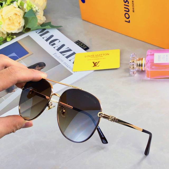 Louis Vuitto* Fashionable Classic Sunglasses Trendy Minimalist Street Style Anti