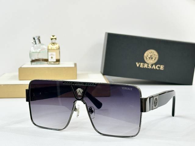 Versace Model: Ve6739 Size: 138 0 145