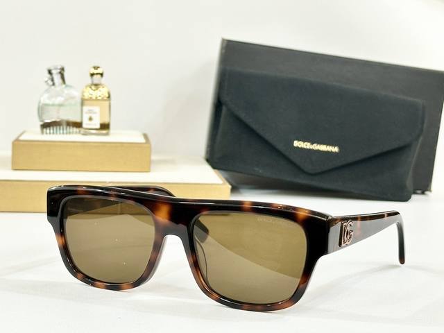 Dolce & Gabbana Model: Dg4455 Size: 56-18 145
