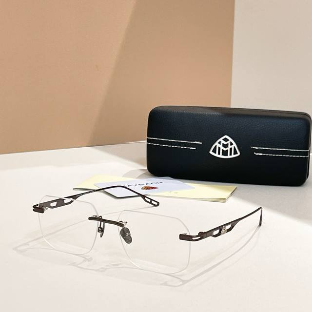 Maybach Model: The Ultimate Size: 55 X 17-145