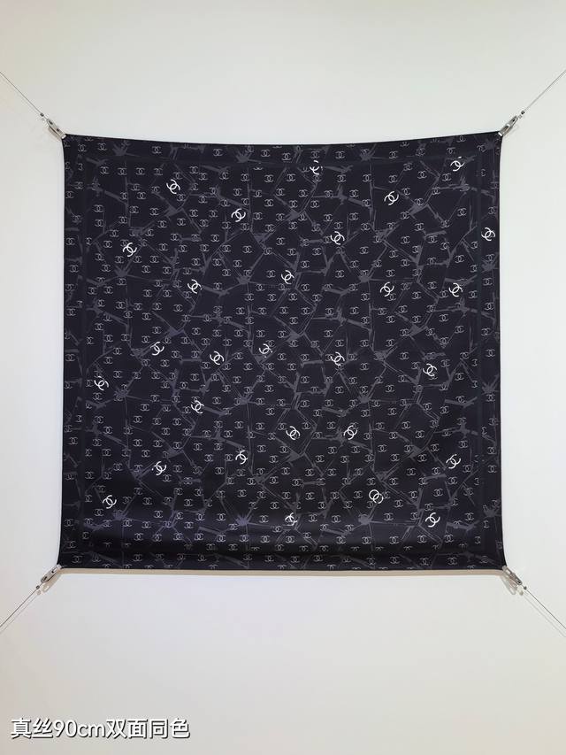 Scc2509 18-Meter Double-Sided 90X90Cm Twill Silk Chanel