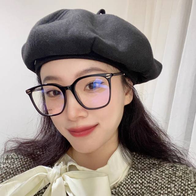 Chanel 2025 New Small Chanel-Style High-End Frame With Lambskin Chain Legs, Blac