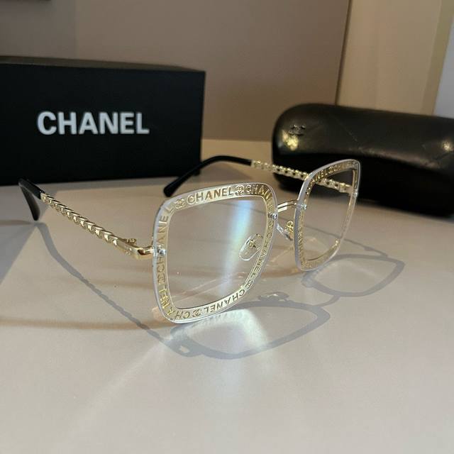 Chanel New Sunglasses Cool And Edgy Makeup-Free Beauty Essential Perfect For Gir