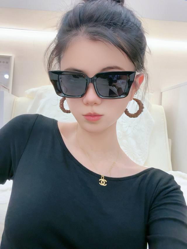 Gucci 2025 Spring New Arrival Trendy Bestseller Fashionable Square Frame Sunglas
