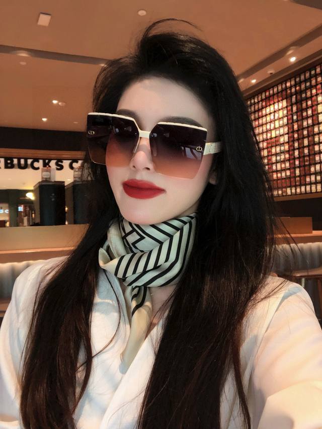 Dior 2025 Spring New Arrival Trendy Bestseller Fashionable Square Frame Sunglass