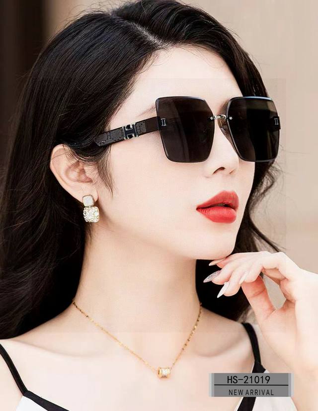 Hermes . Polarized Resin Lenses . Tr90 Frame For Lightweight And Comfortable Wea