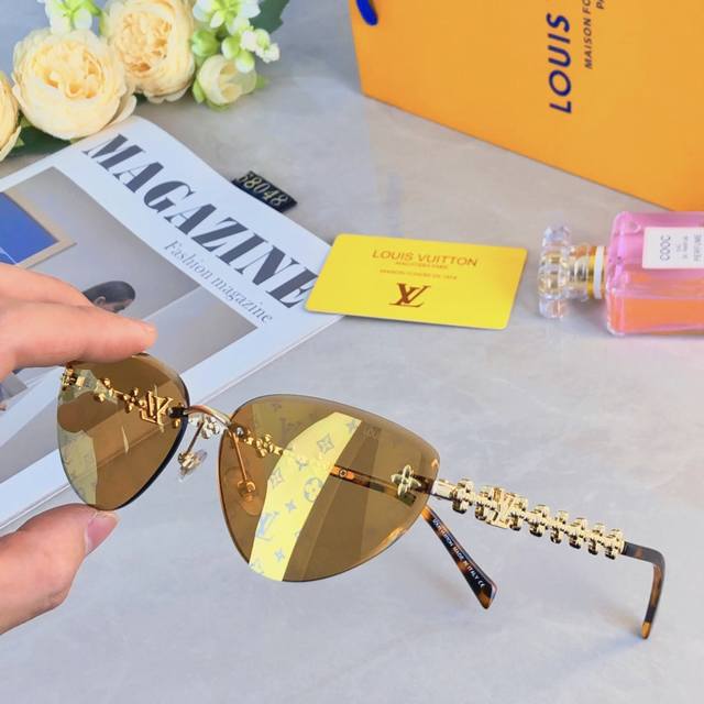 Louis Vuitto*New Korean-Style Unique Chain-Decorated Cat-Eye Sunglasses Fashiona